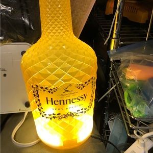 Hennessy bar light
